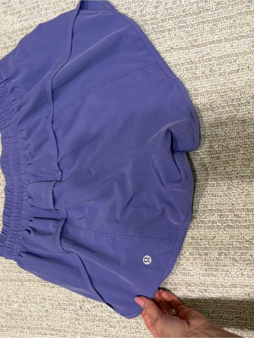 Lululemon shorts size 6 - Picture 3 of 4
